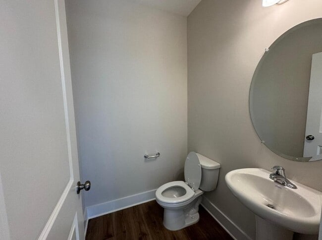 Building Photo - 824 Pryor St