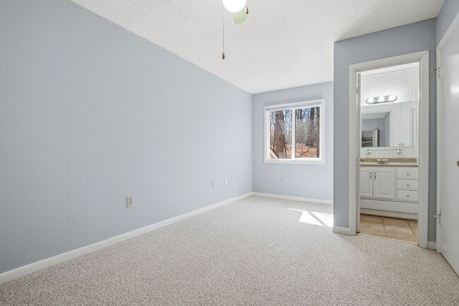 Building Photo - Peaceful on Poplar