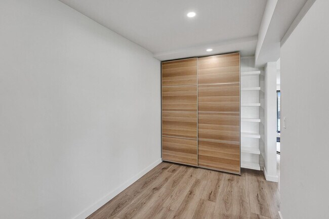 Building Photo - 5501 NE 18th Terrace