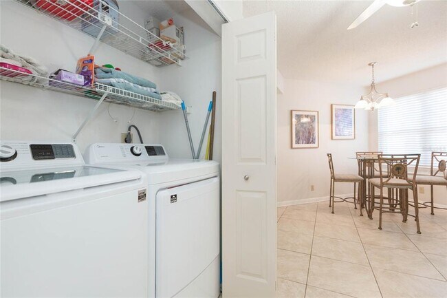 Building Photo - 6080 Bahia Del Mar Cir N
