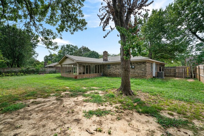 Building Photo - Beautifully Remodeled Home for Lease