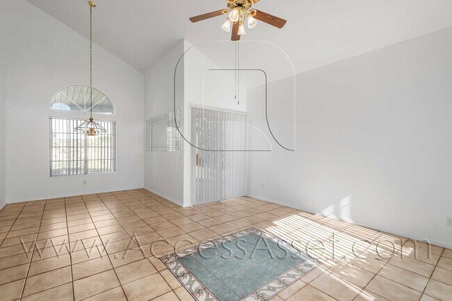 Building Photo - Charming 4/Bed 3/Bath Home In The Heart Of...
