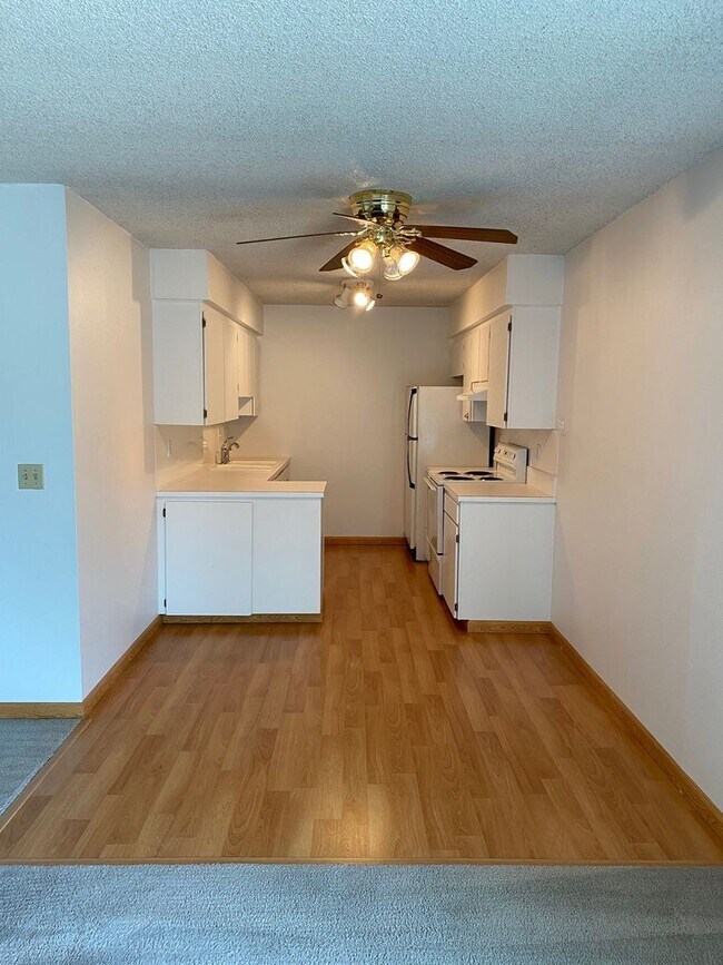 Building Photo - SUMMER SPECIAL: $300 off first full months...