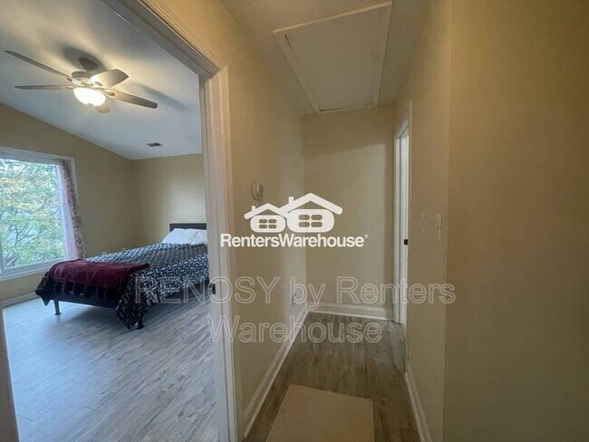 Building Photo - 8203 Watersedge Rd