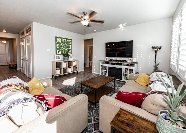 Building Photo - 7877 Buffalo Horn Dr