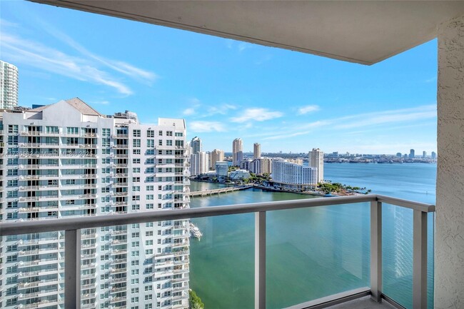 Building Photo - 1155 Brickell Bay Dr