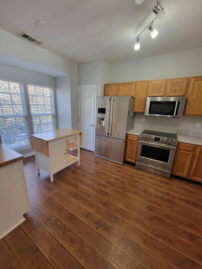 Building Photo - Huntersville Townhouse located in Rosedale!