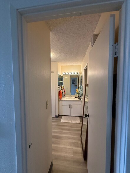 Building Photo - 1255 Nuuanu Ave