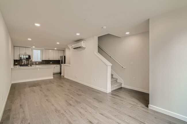 Building Photo - Immaculate Newer Construction - 3 Bed 2 Ba...