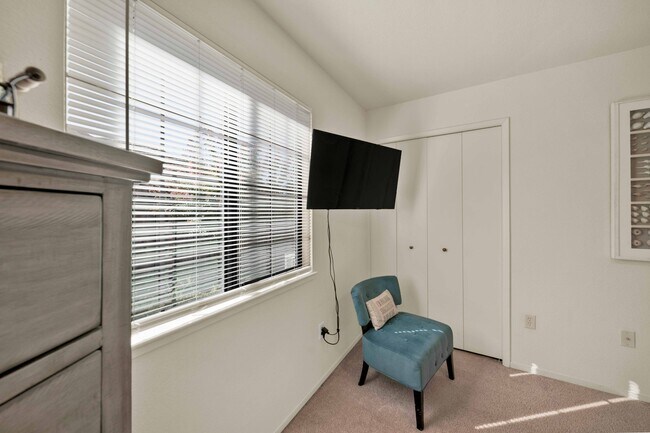 Building Photo - 3622 Canterbury Dr