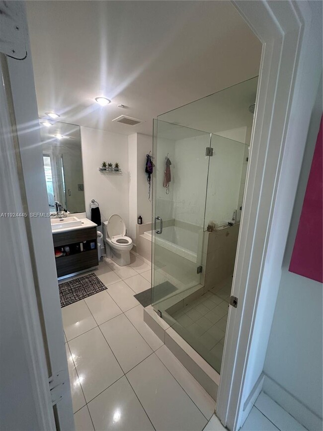 Building Photo - 1100 S Miami Ave