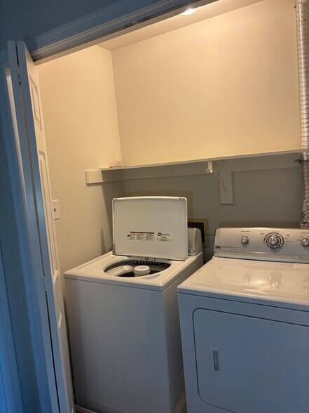 Washer and dryer dryer - 548 Quince Ct