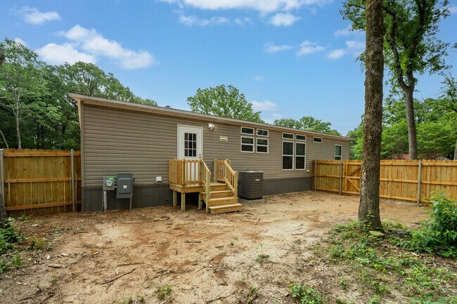 Building Photo - 204 Wildflower Drive