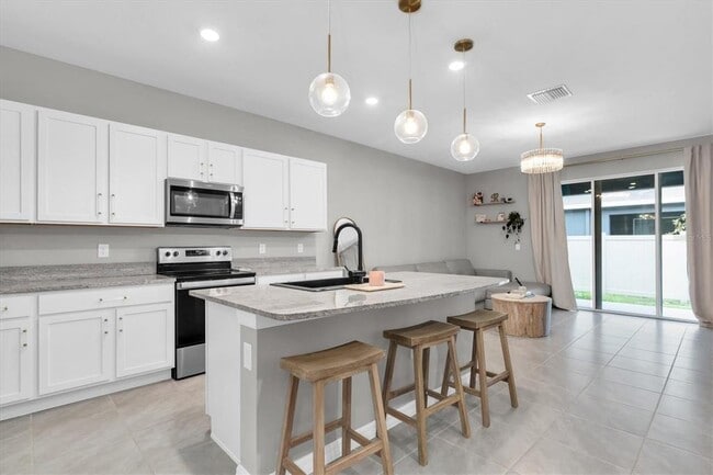 Building Photo - 2945 Suncoast Plains Dr