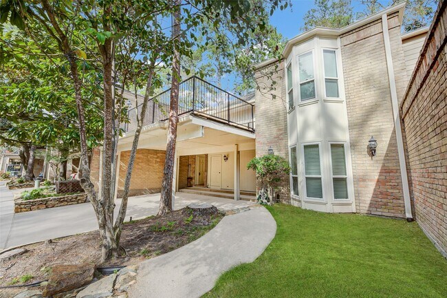 Building Photo - 201 Vanderpool Ln