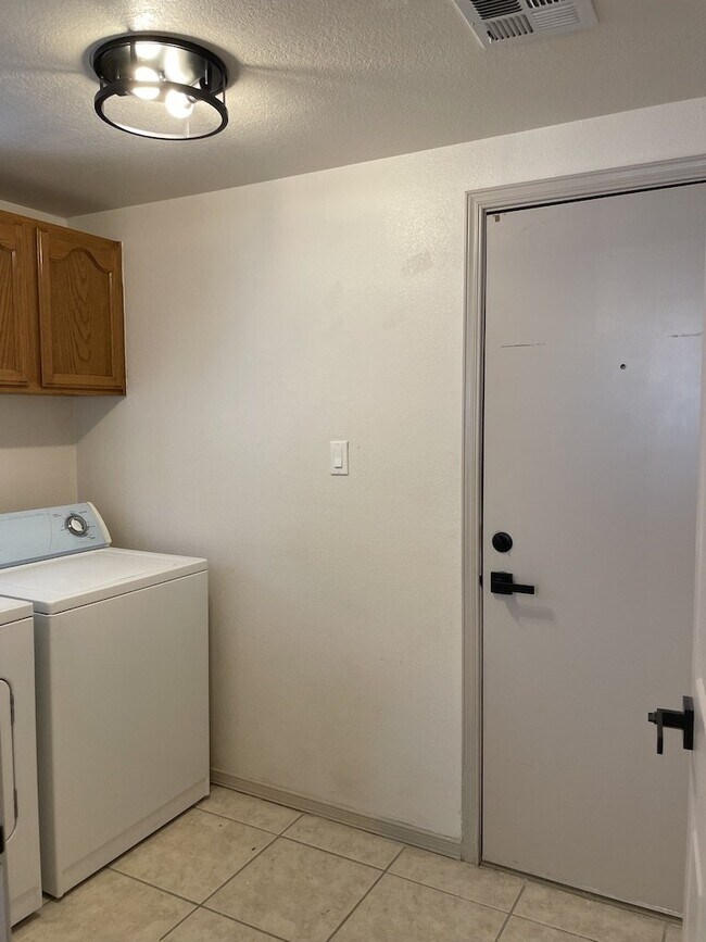 Building Photo - 12325 Tierra Arena Dr