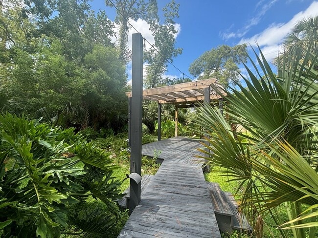 Building Photo - 802 Marvin Ave