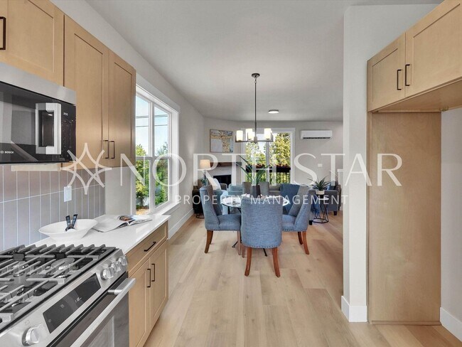 Building Photo - 8898-8898 Serenity Ter