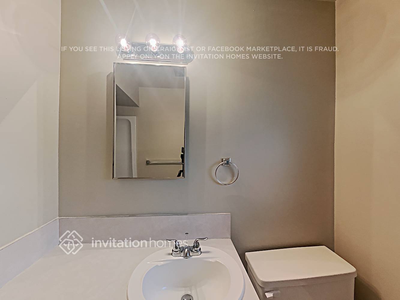 Building Photo - 6605 S 127th Pl