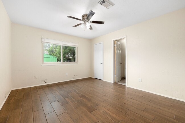 Building Photo - 22723 Braken Carter Ln