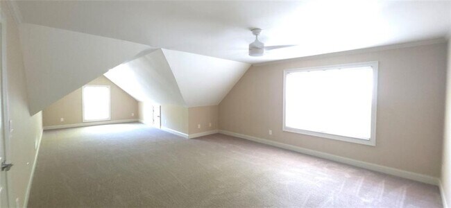 Building Photo - 606 Lakeshore Ct