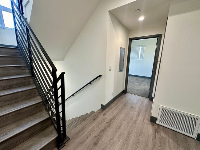 Building Photo - 6437-39 West 86th NEW 4 BED 4 BATH + ROOF ...