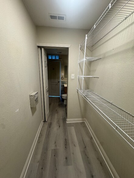 Building Photo - 12805 Courage Crossing