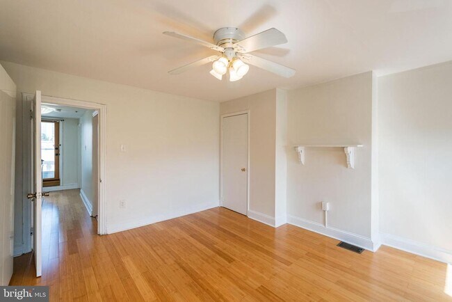 Building Photo - 2055 Catharine St