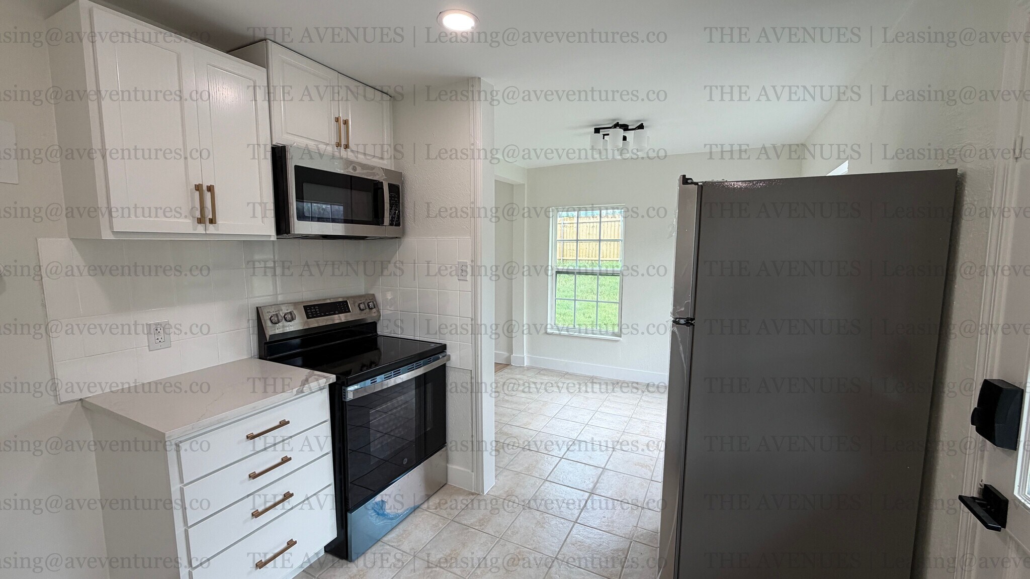 Building Photo - 305 N Oak Cliff Blvd