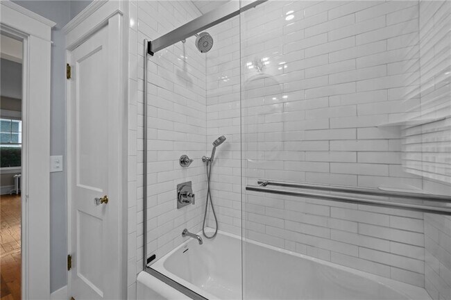 Building Photo - 36 Almy St