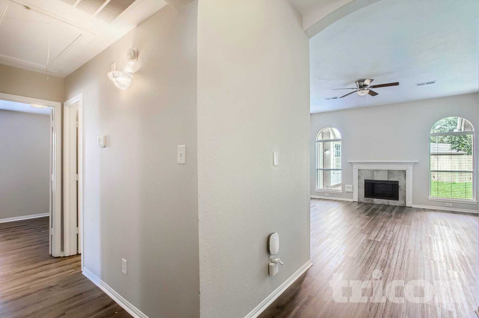 Building Photo - 814 Robins Way