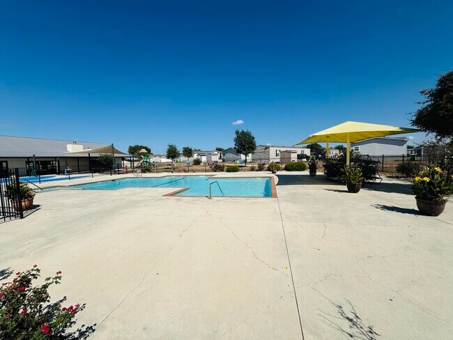 Building Photo - 7151 Woodlake Pky