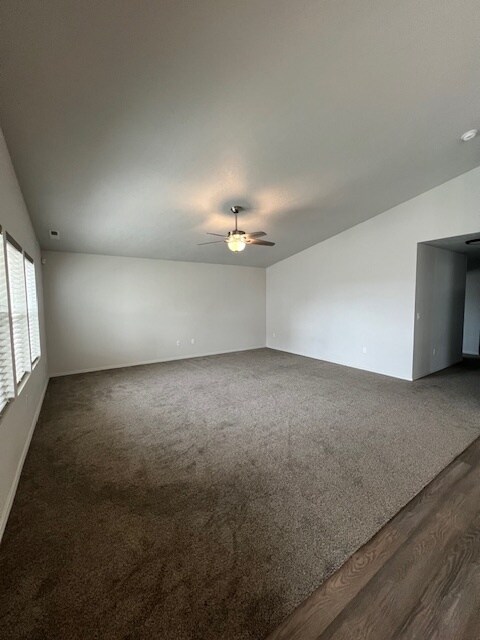 Building Photo - 4 Bed 2 Bath Home in Nampa!