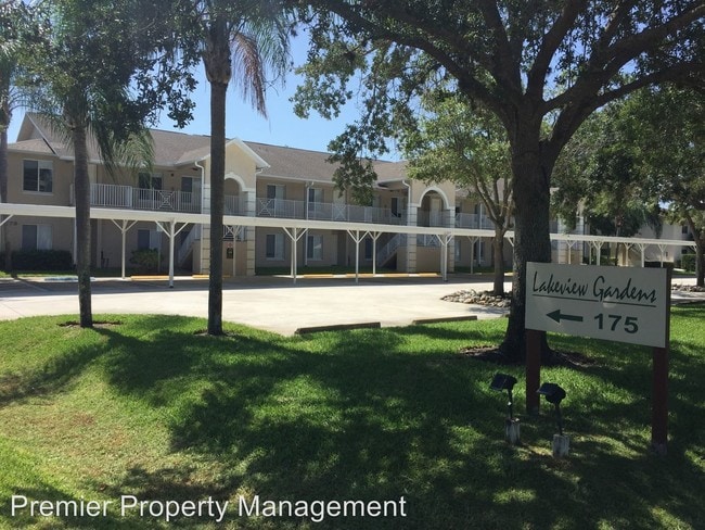 Building Photo - 179 Cypress Way E