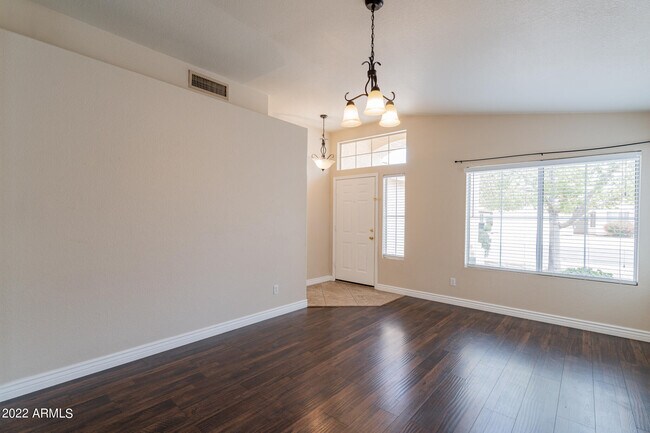 Building Photo - 951 E Carla Vista Pl