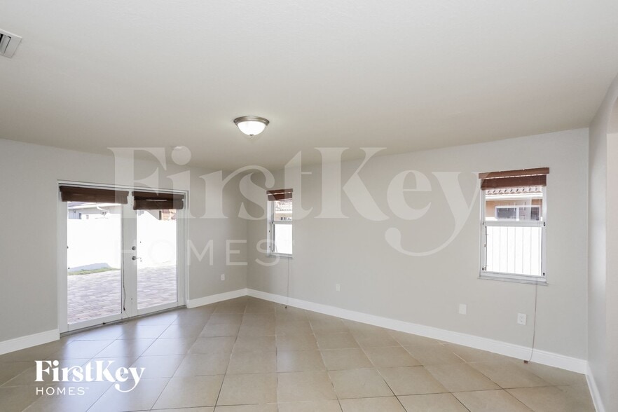 Building Photo - 3124 SW 142nd Pl