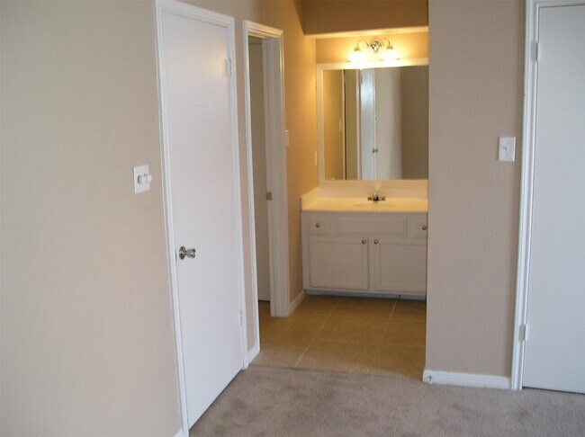 Building Photo - 5810 Twisted Pine Ct