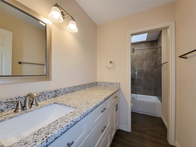 Building Photo - 12800 Briar Forest Dr