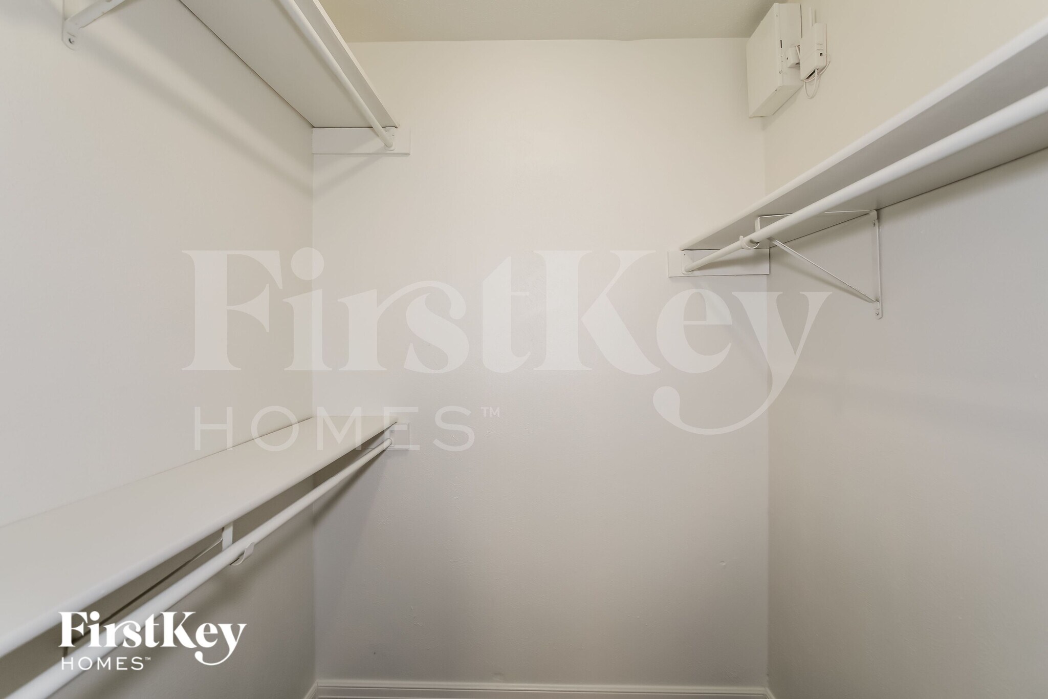 Building Photo - 1835 Tree Line Dr