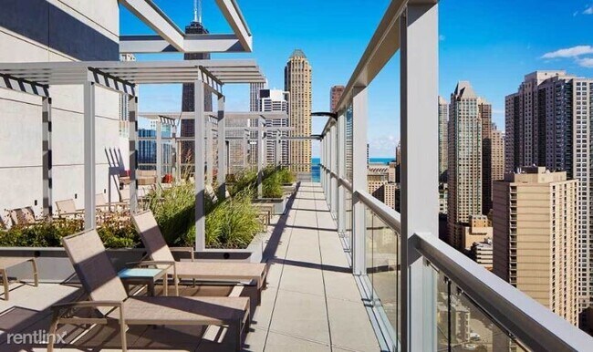 Building Photo - 1 br, 1 bath Apartment - 770 N La Salle Dr