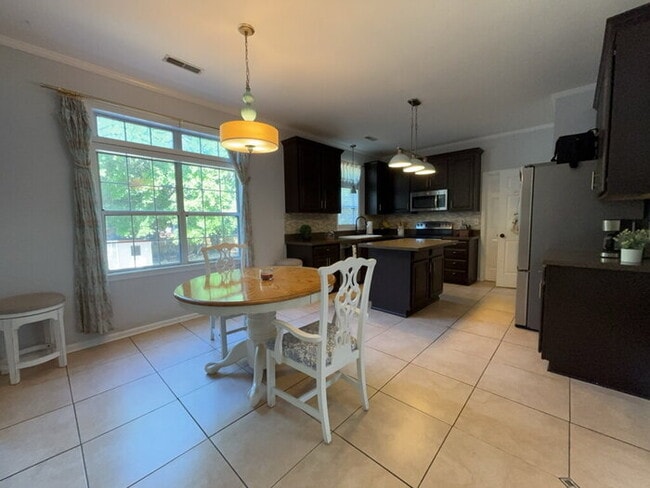 Building Photo - 1009 Ariel Ct