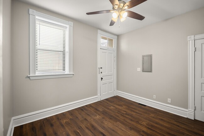 Building Photo - 1017 Ann Ave