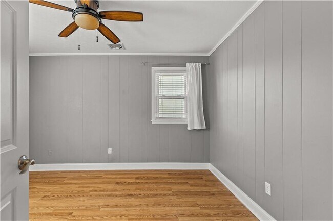 Building Photo - 23 Holten Ave