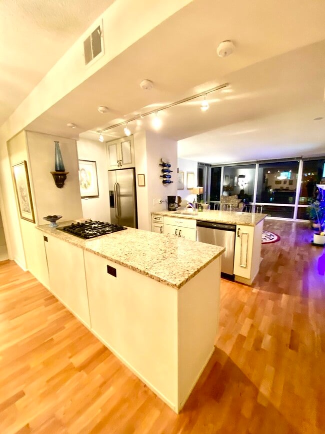Building Photo - 9725 Woods Dr