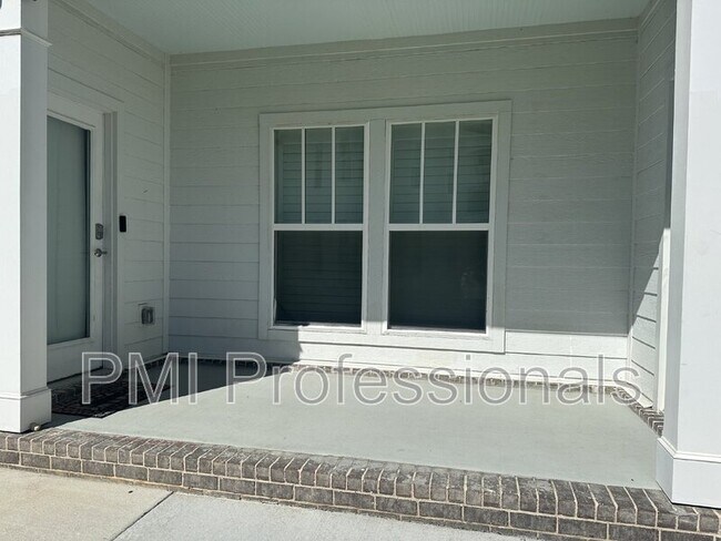 Building Photo - 1022 Stoneleigh Ln