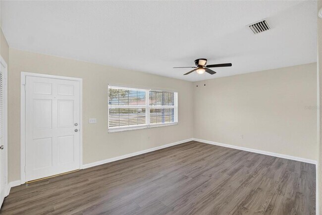 Building Photo - 311 NE 5th St