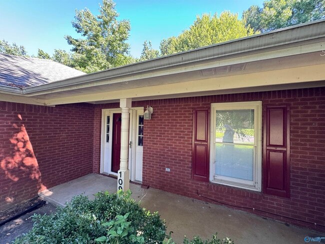 Building Photo - 109 Capote Dr