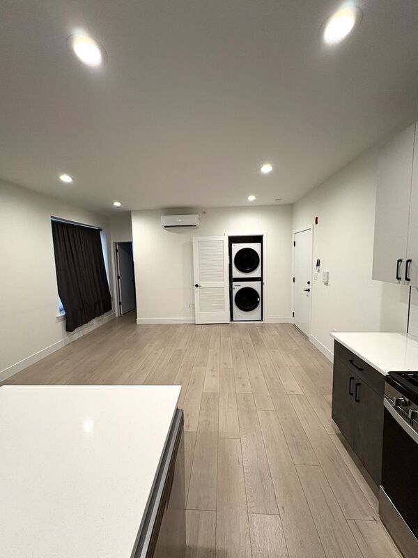 Building Photo - 611 Fagley St