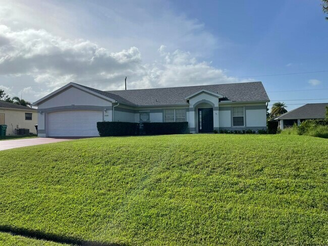 Primary Photo - 4448 NW Bighorn Ave