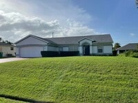 Building Photo - 4448 NW Bighorn Ave